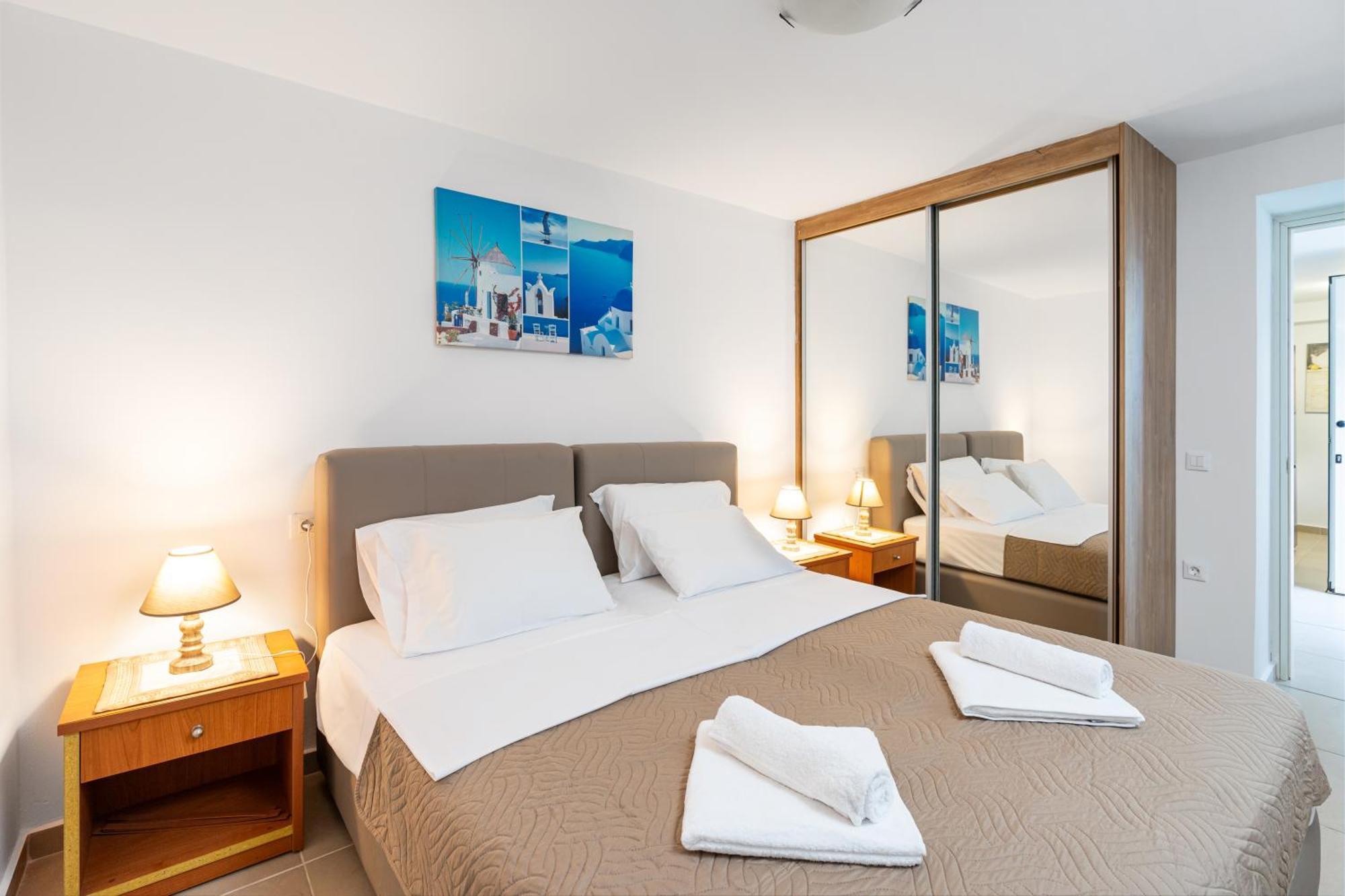 Summer Breeze Apartment *